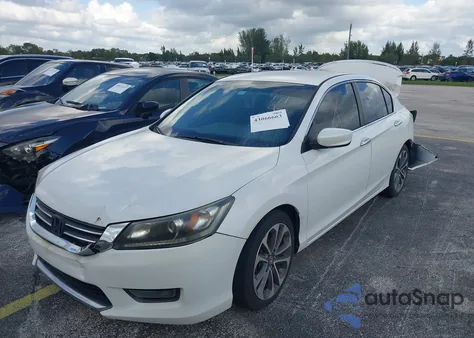 2015 Honda Accord Sport z USA, uszkodzony, nr VIN 1HGCR2F50FA080793